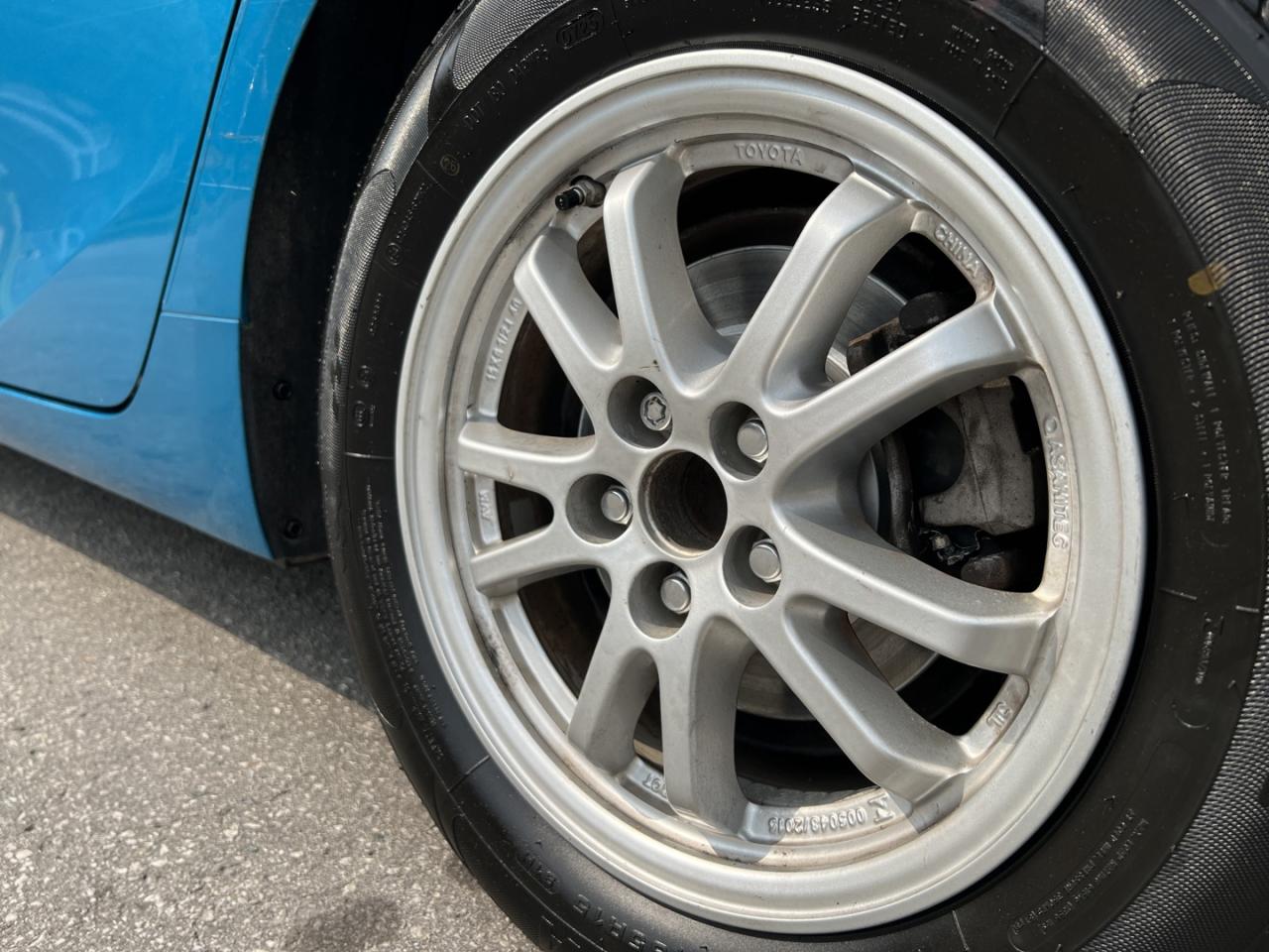 2021 Toyota Prius PRIME - Photo #8