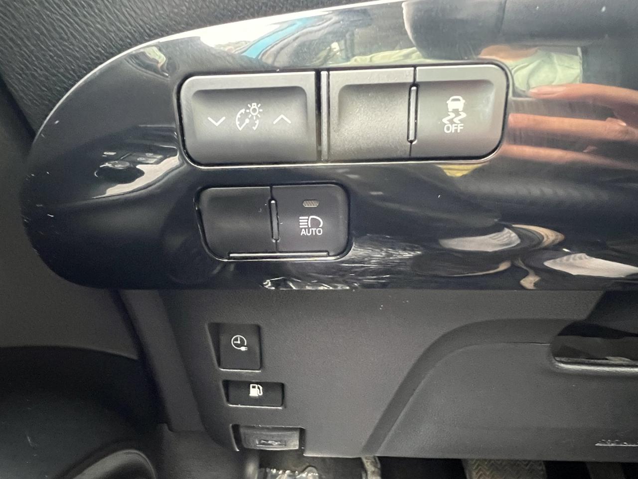 2021 Toyota Prius PRIME - Photo #23