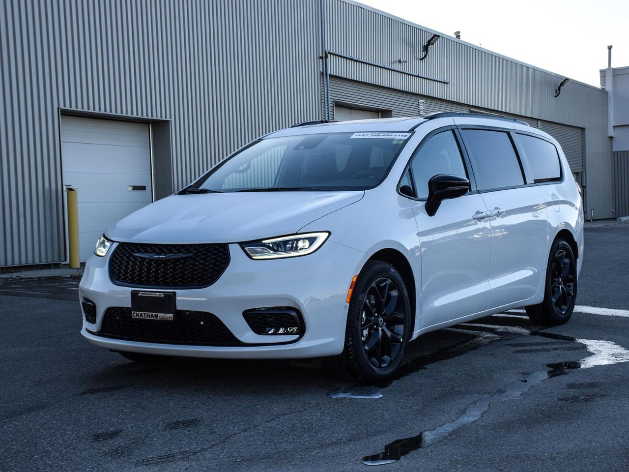 New 2026 Chrysler Pacifica Limited FWD for sale in Chatham, ON