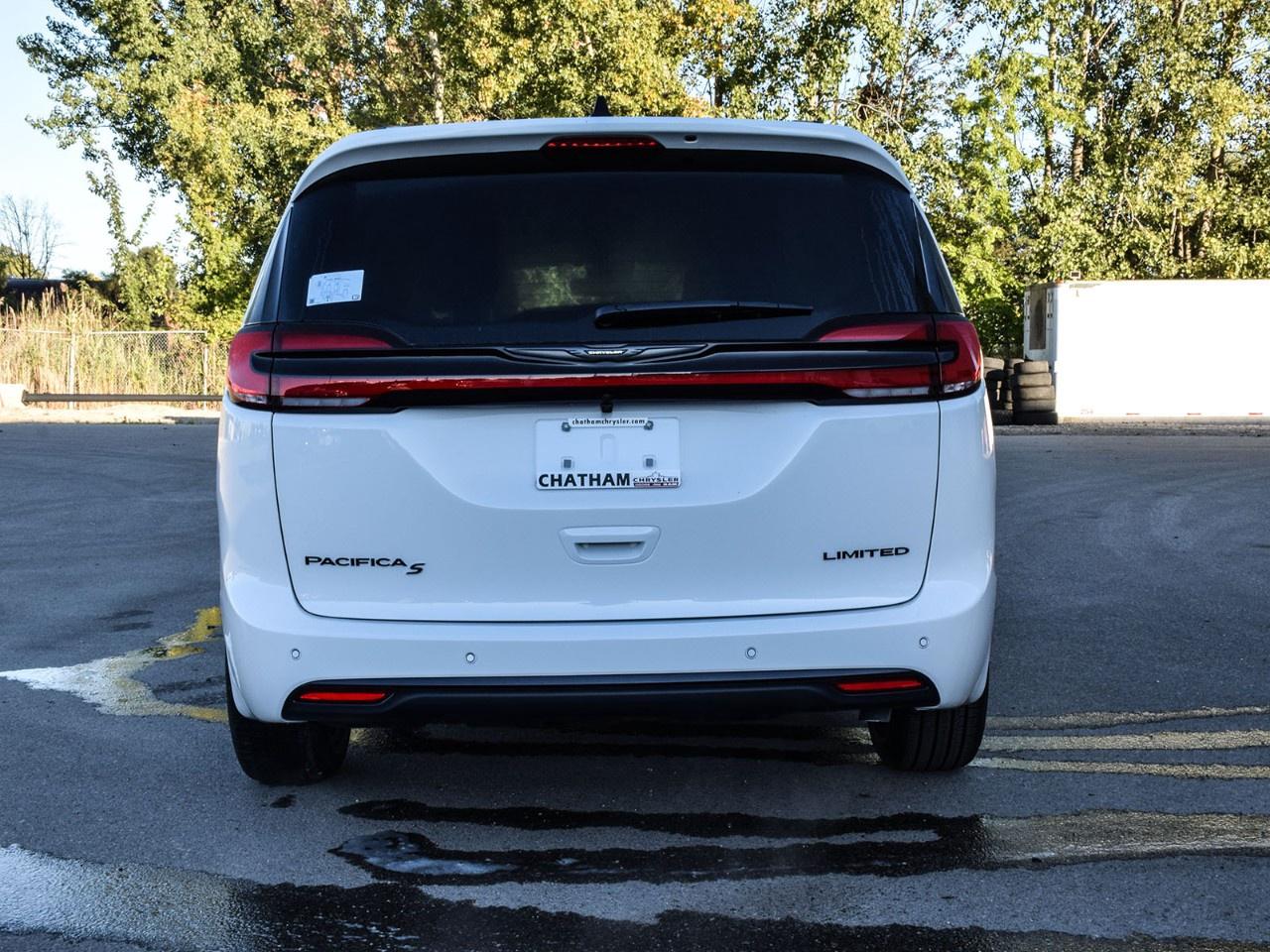 2026 Chrysler Pacifica Limited FWD Photo
