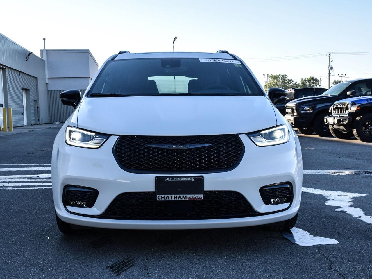 2026 Chrysler Pacifica Limited FWD Photo