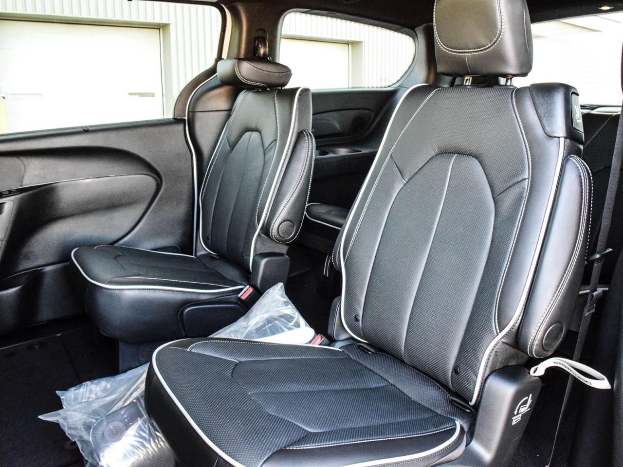 2026 Chrysler Pacifica Limited FWD Photo