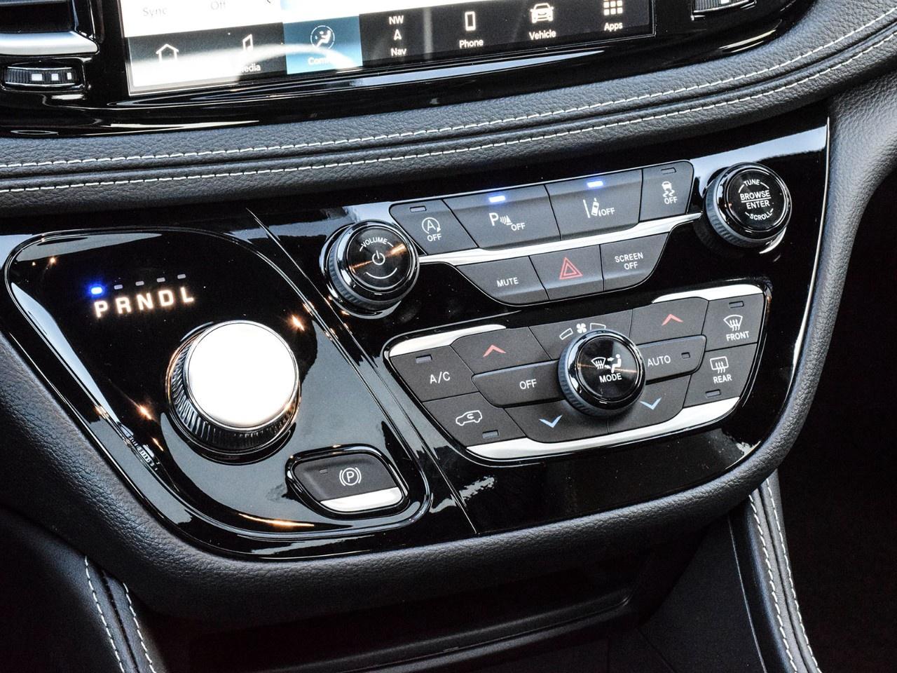 2026 Chrysler Pacifica Limited FWD Photo