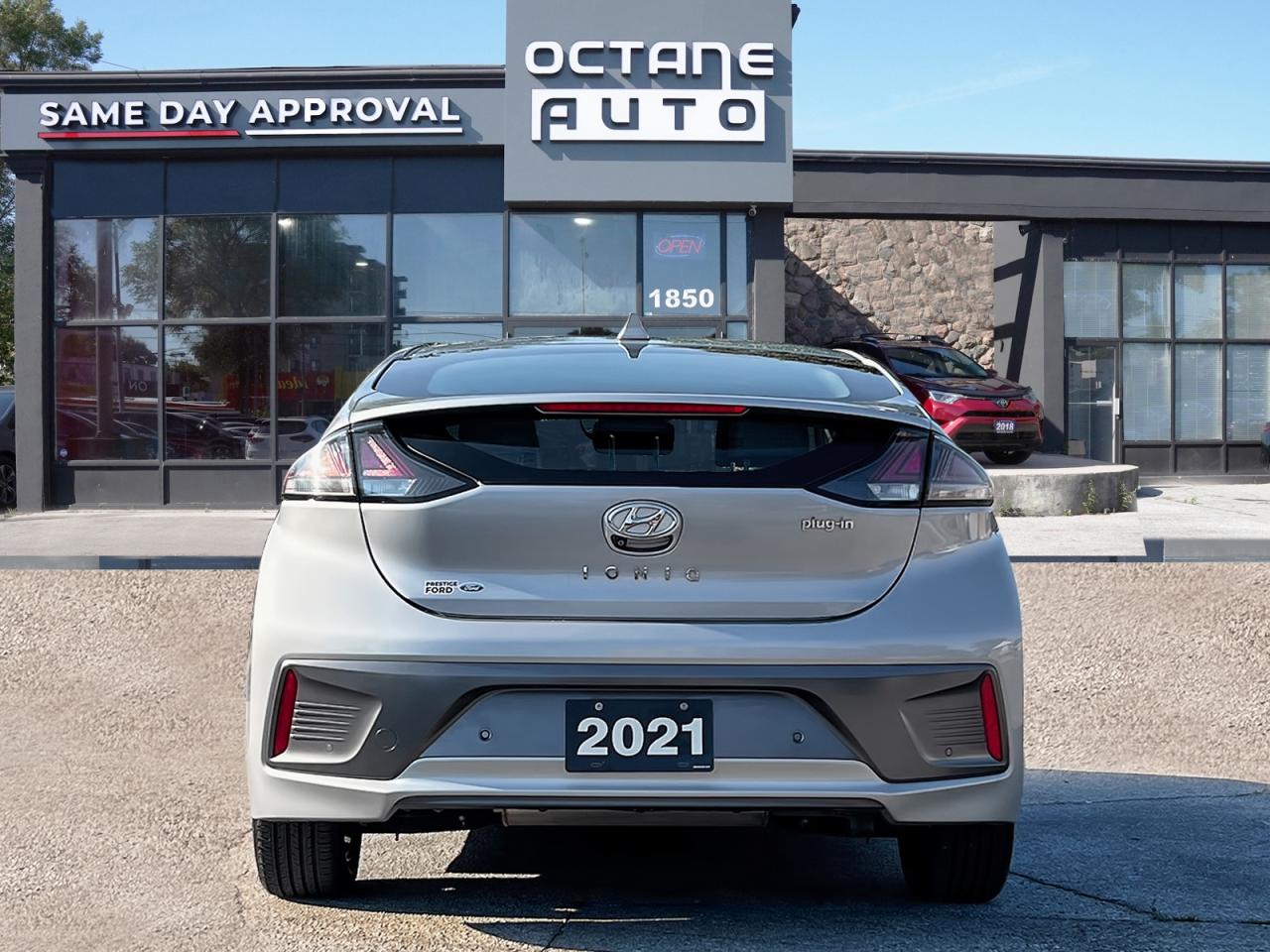 2021 Hyundai IONIQ Plug-In Hybrid Ultimate Hatchback - Photo #5