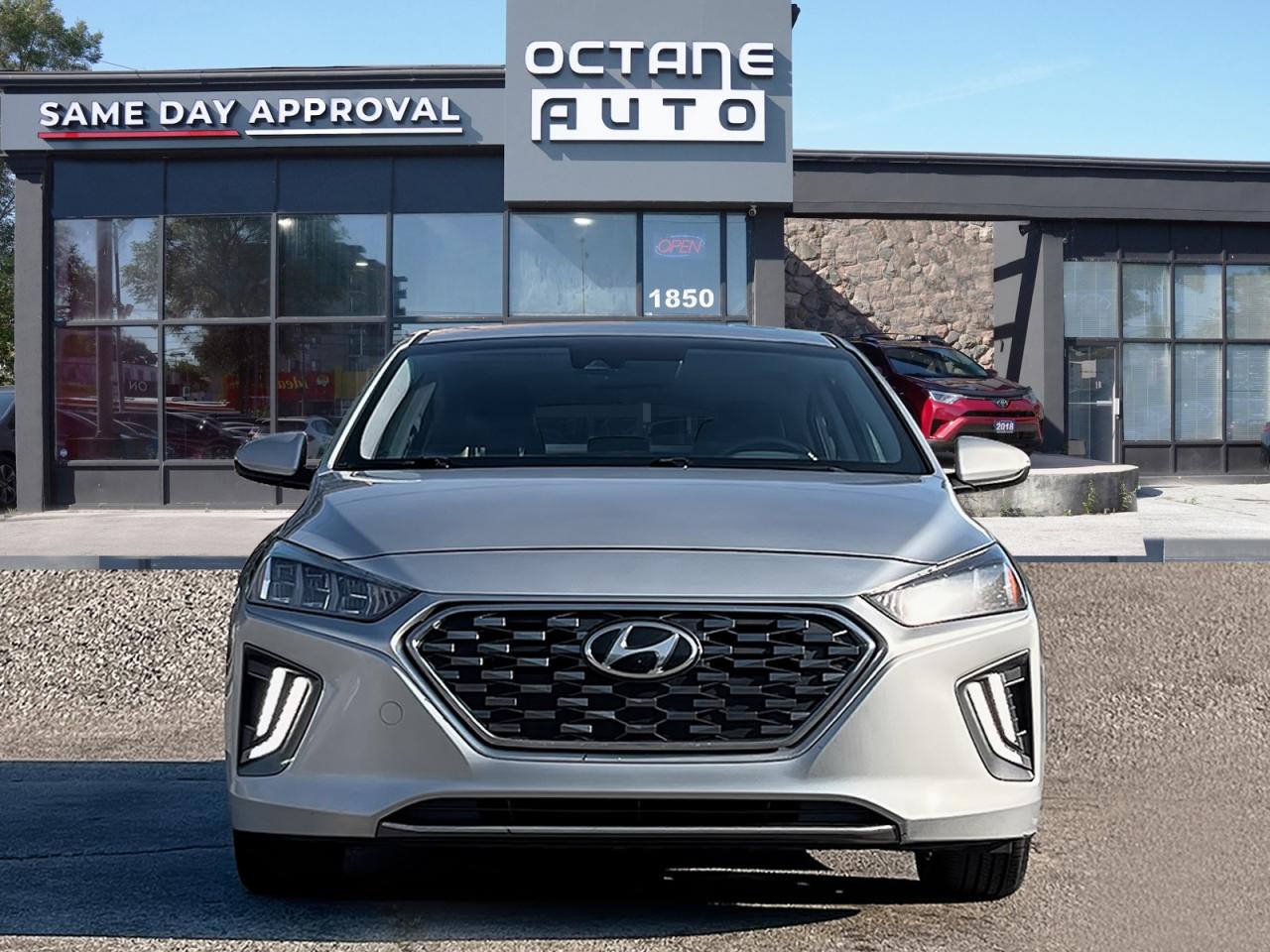 2021 Hyundai IONIQ Plug-In Hybrid Ultimate Hatchback - Photo #2