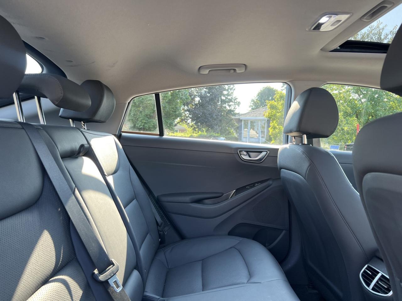 2021 Hyundai IONIQ Plug-In Hybrid Ultimate Hatchback - Photo #10