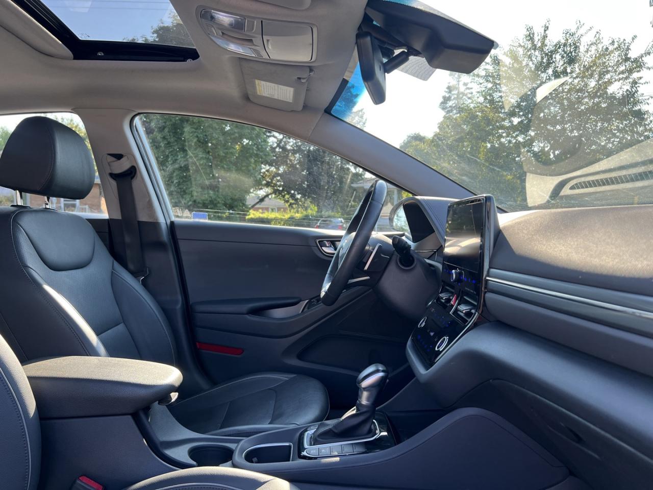 2021 Hyundai IONIQ Plug-In Hybrid Ultimate Hatchback - Photo #11