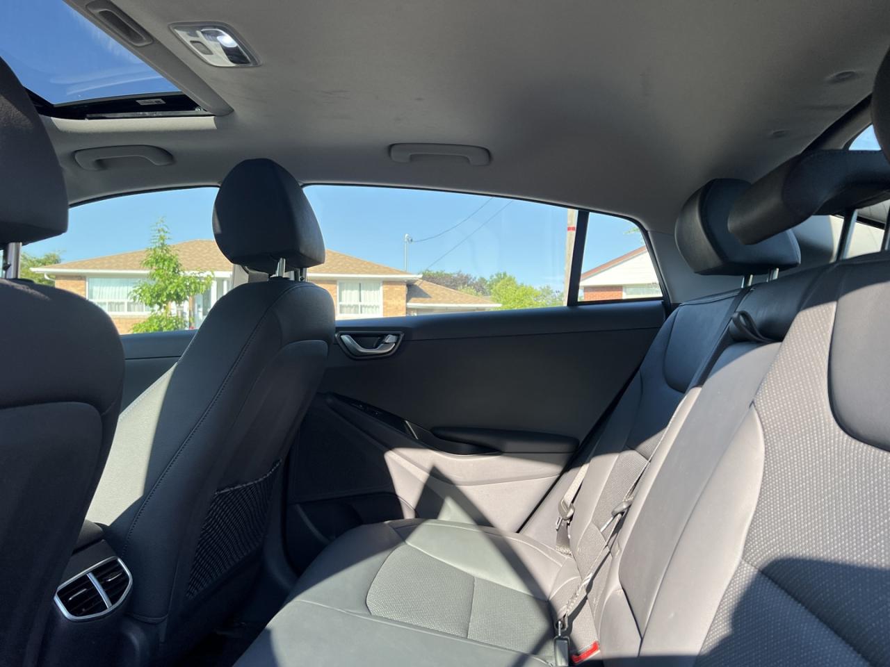 2021 Hyundai IONIQ Plug-In Hybrid Ultimate Hatchback - Photo #13
