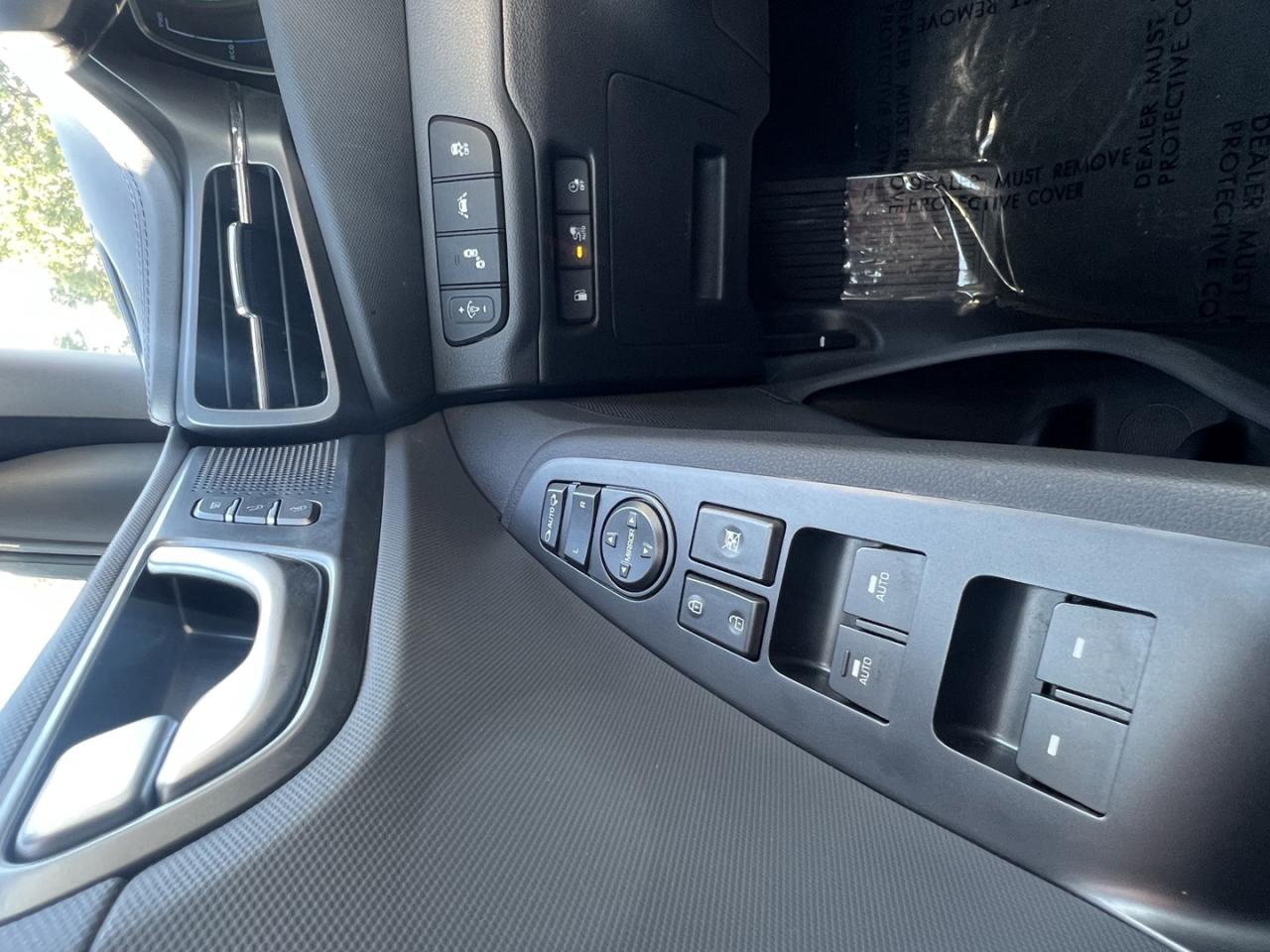 2021 Hyundai IONIQ Plug-In Hybrid Ultimate Hatchback - Photo #23