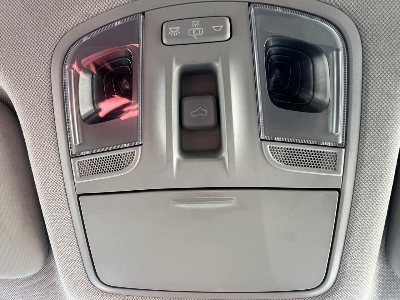 2021 Hyundai IONIQ Plug-In Hybrid Ultimate Hatchback - Photo #25