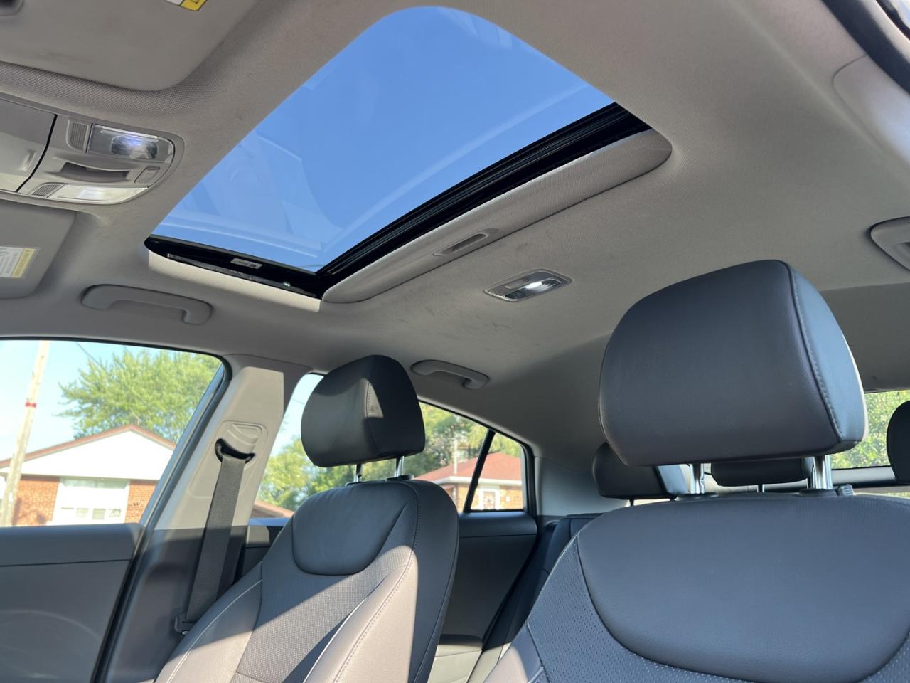 2021 Hyundai IONIQ Plug-In Hybrid Ultimate Hatchback - Photo #27