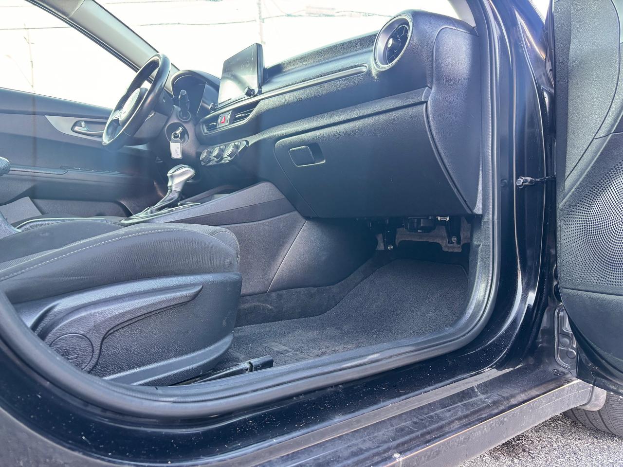 2021 Kia Forte FULL FINANCING! WARRANTY IS AVAILABLE!