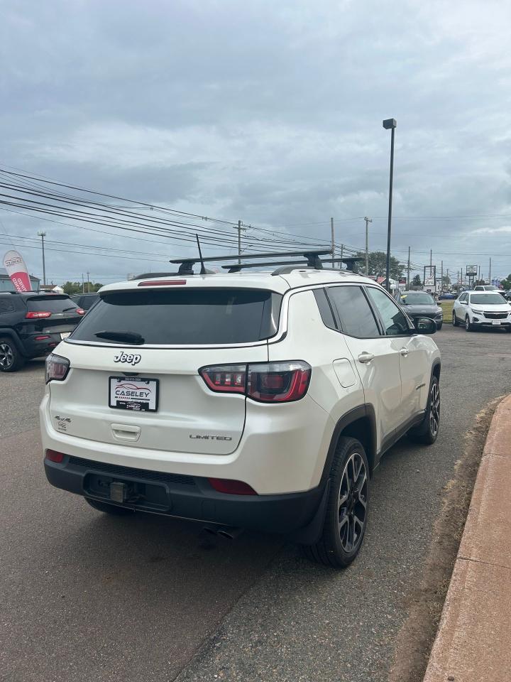 2018 Jeep Compass LIMITED Photo3