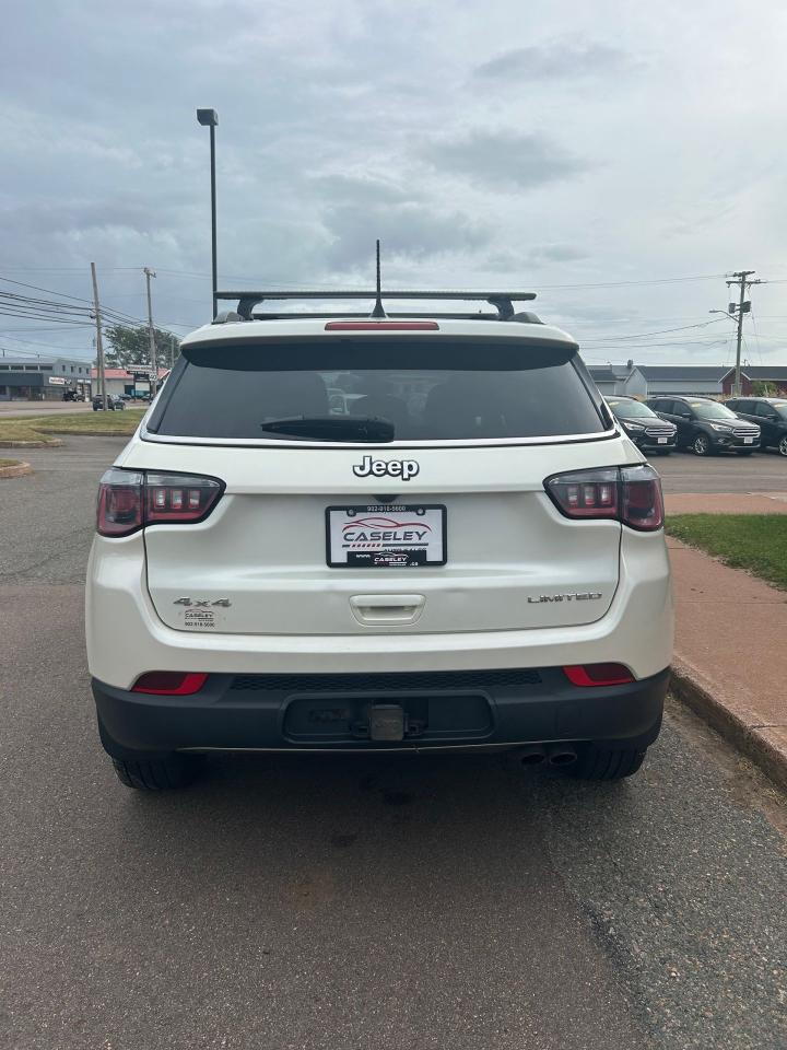 2018 Jeep Compass LIMITED Photo4
