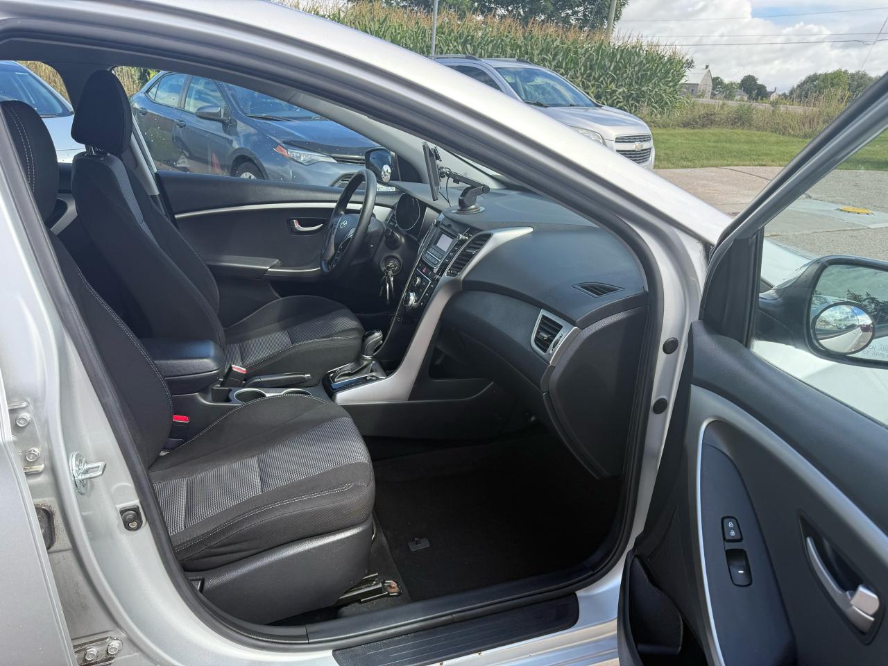 2013 Hyundai Elantra GT GL Photo2