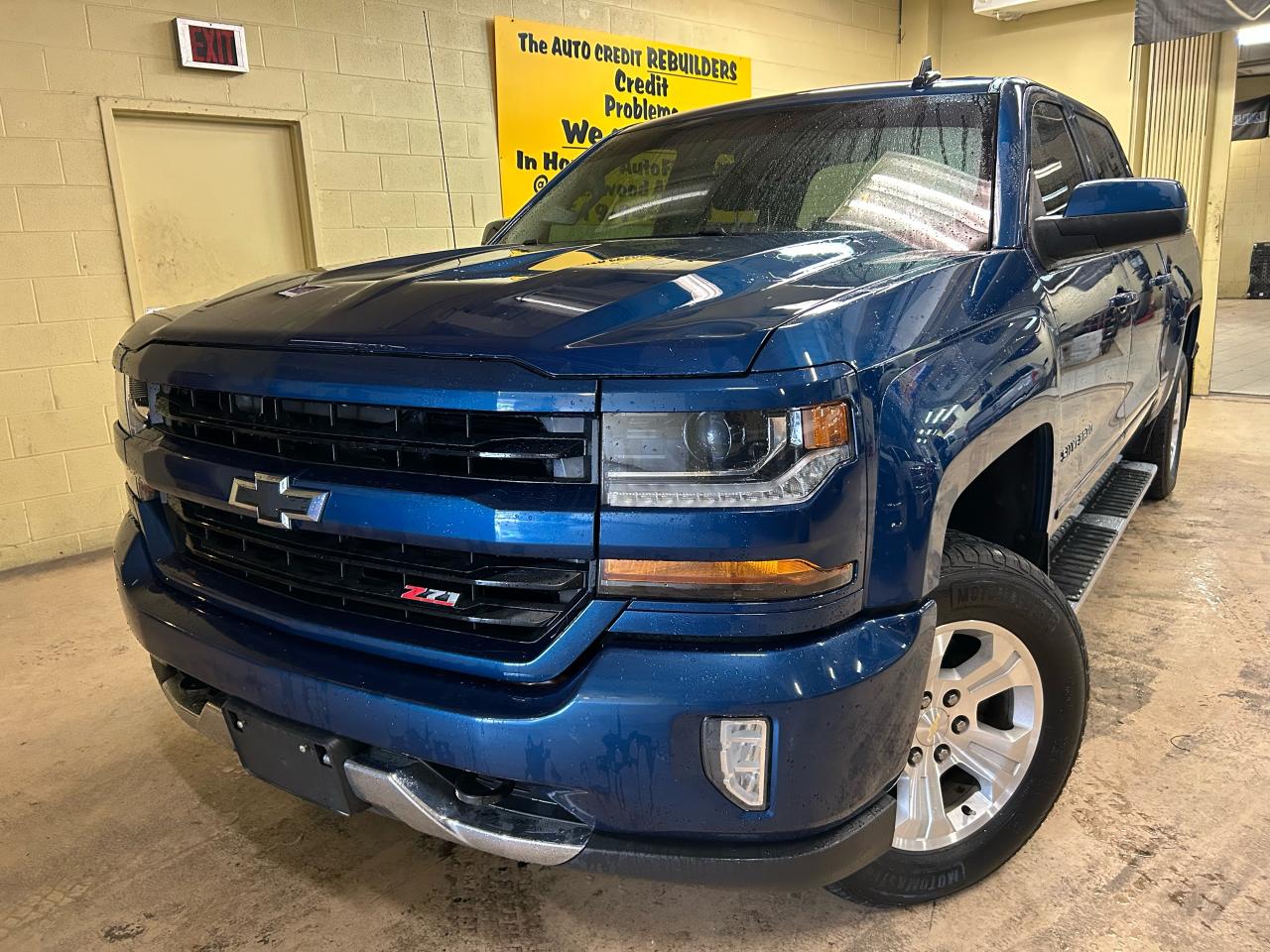 Used 2017 Chevrolet Silverado 1500 LT Z71 for sale in Windsor, ON