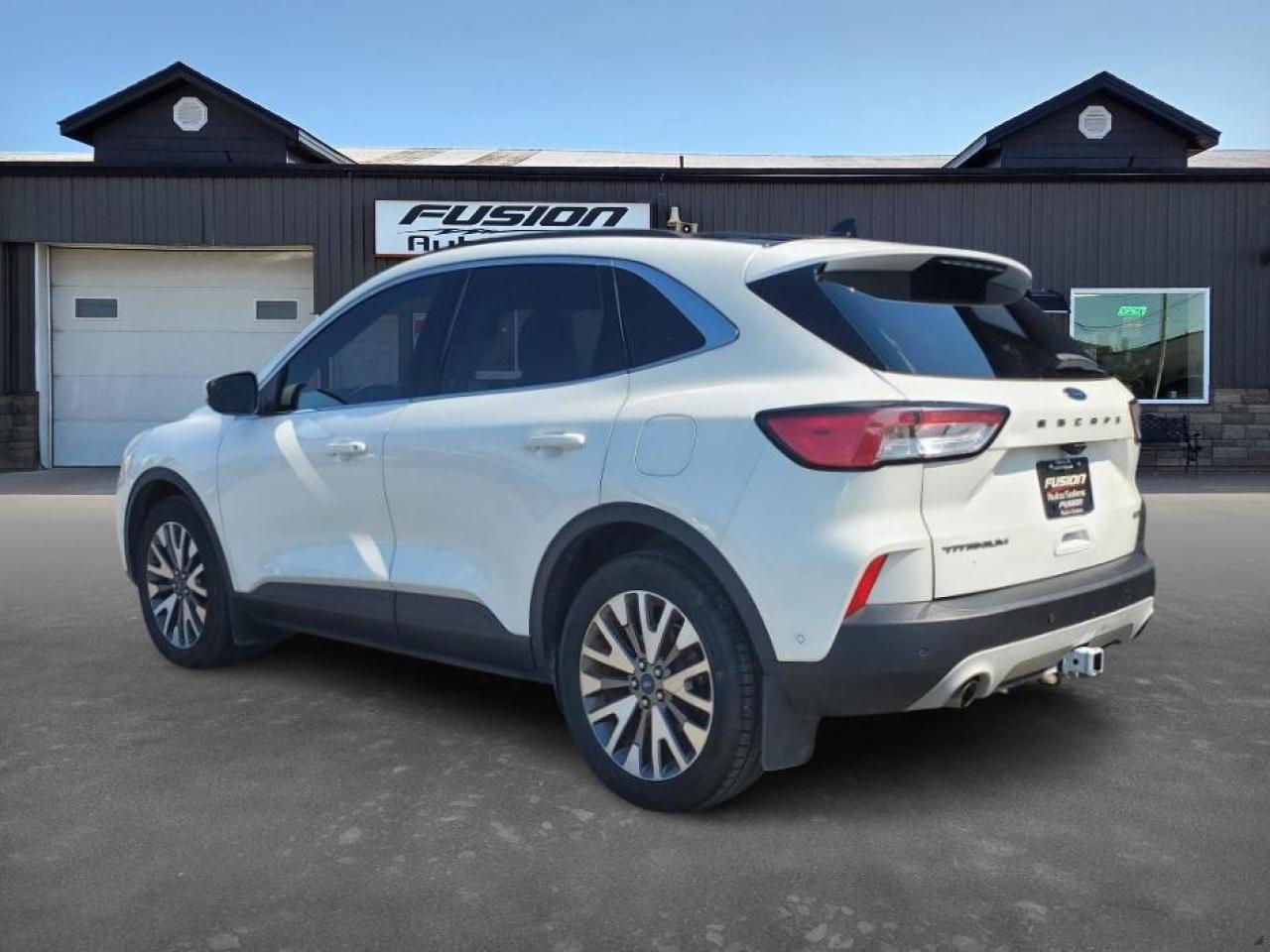 2020 Ford Escape Titanium AWD-LEATHER-PAN ROOF-NAVIGATION-REMOTE ST - Photo #3
