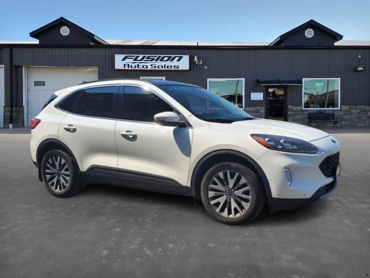 2020 Ford Escape Titanium AWD-LEATHER-PAN ROOF-NAVIGATION-REMOTE ST - Photo #6