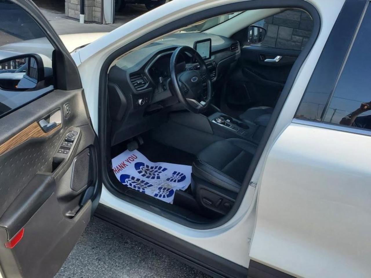 2020 Ford Escape Titanium AWD-LEATHER-PAN ROOF-NAVIGATION-REMOTE ST - Photo #9