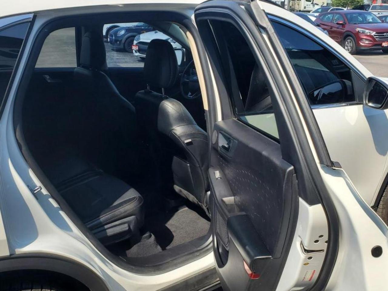 2020 Ford Escape Titanium AWD-LEATHER-PAN ROOF-NAVIGATION-REMOTE ST - Photo #20