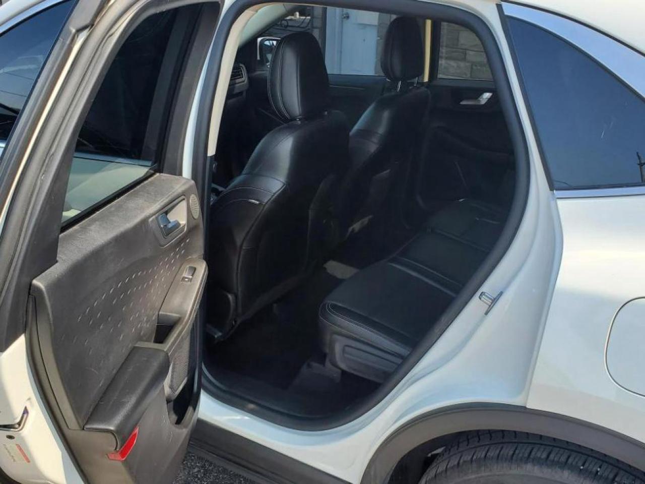 2020 Ford Escape Titanium AWD-LEATHER-PAN ROOF-NAVIGATION-REMOTE ST - Photo #19