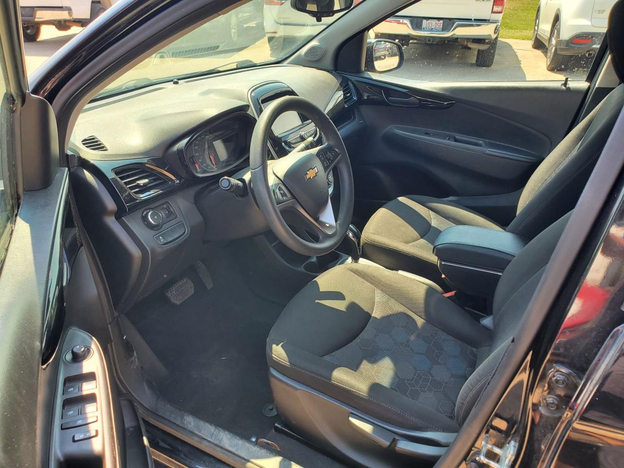 2017 Chevrolet Spark LT Photo4