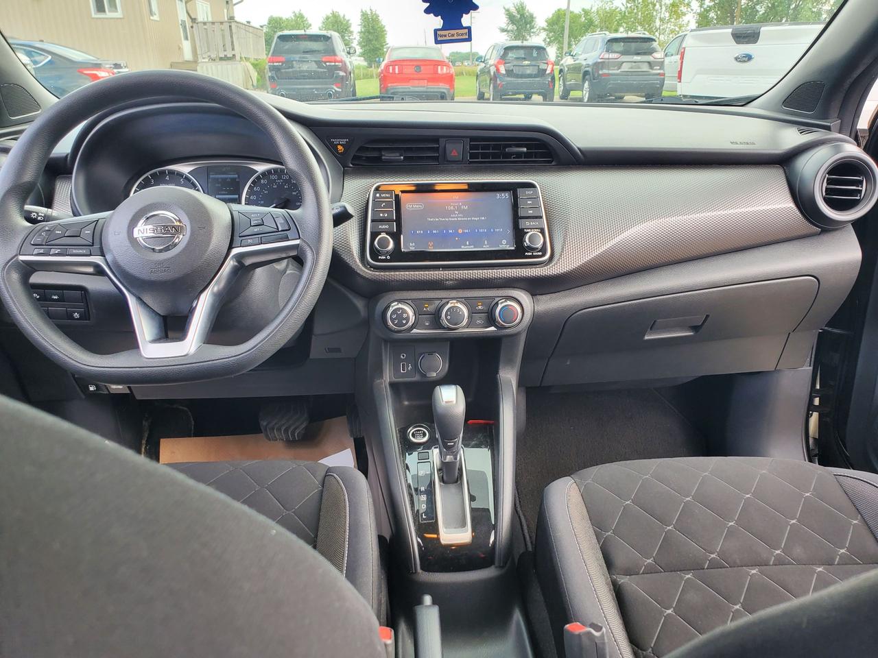 2020 Nissan Kicks S Photo
