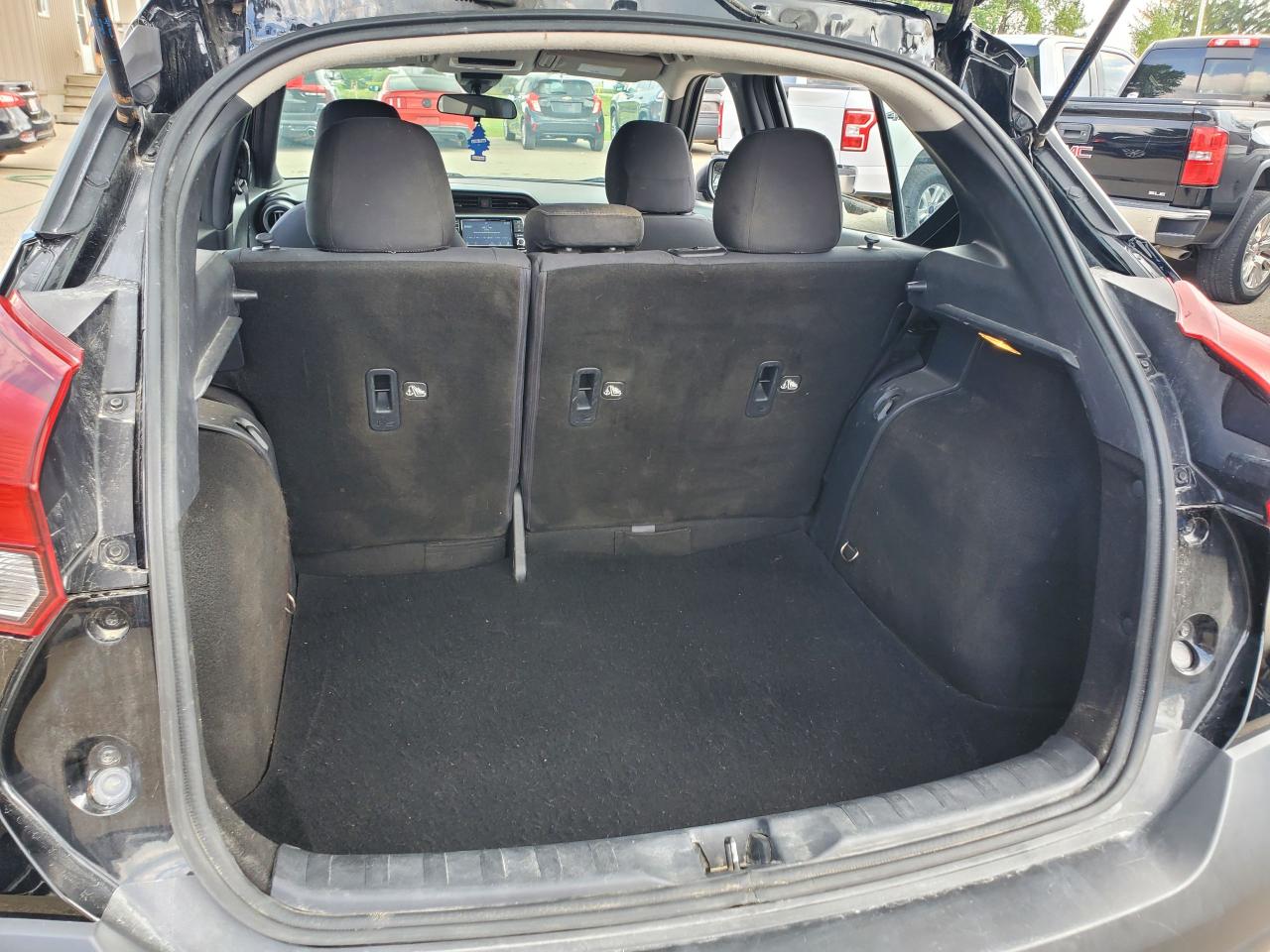 2020 Nissan Kicks S - Photo #8