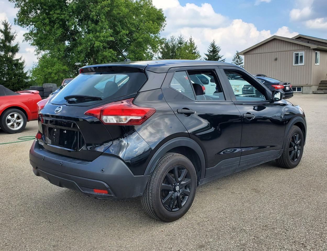 2020 Nissan Kicks S Photo