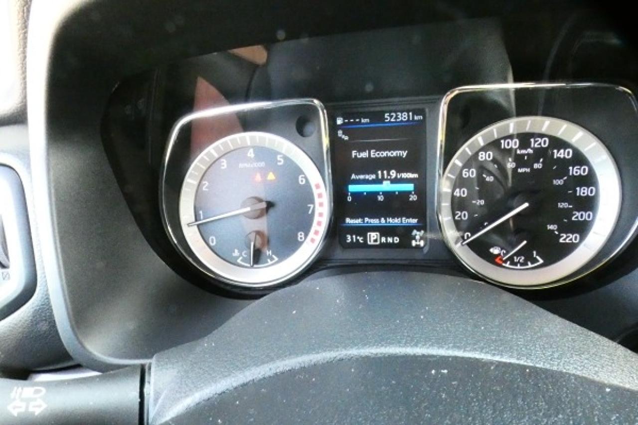 2019 Nissan Titan SV V8 4x4 w/Htd cloth, NAV, BUC - Photo #12