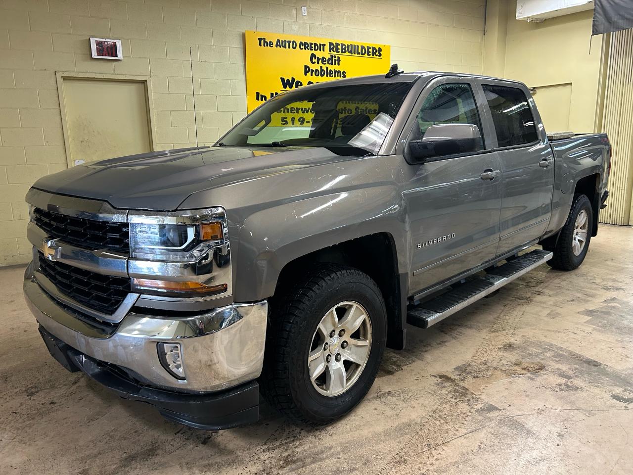 2017 Chevrolet Silverado 1500 LT Photo2