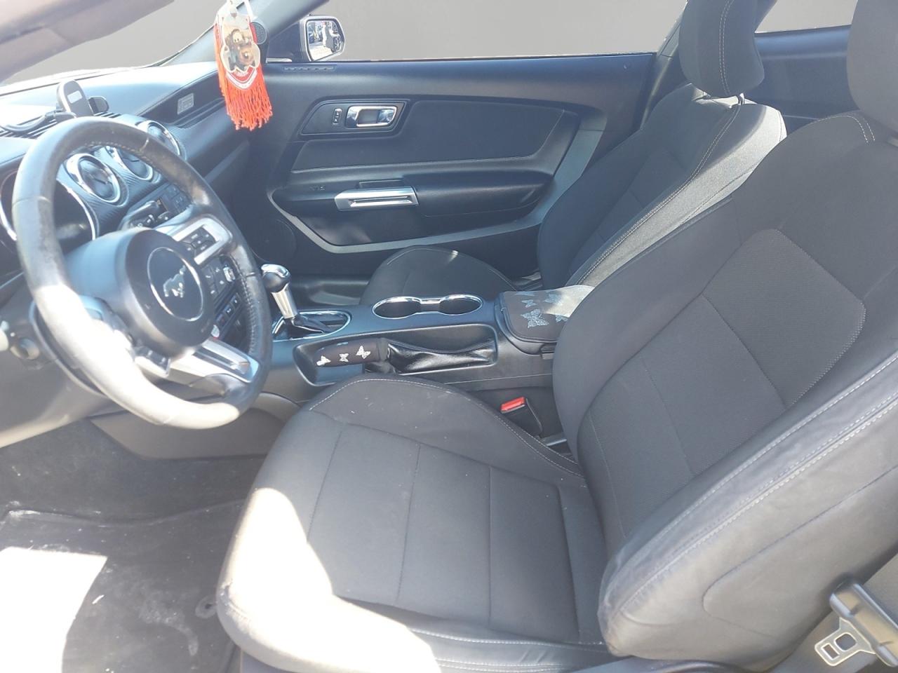 2017 Ford Mustang V6 Photo