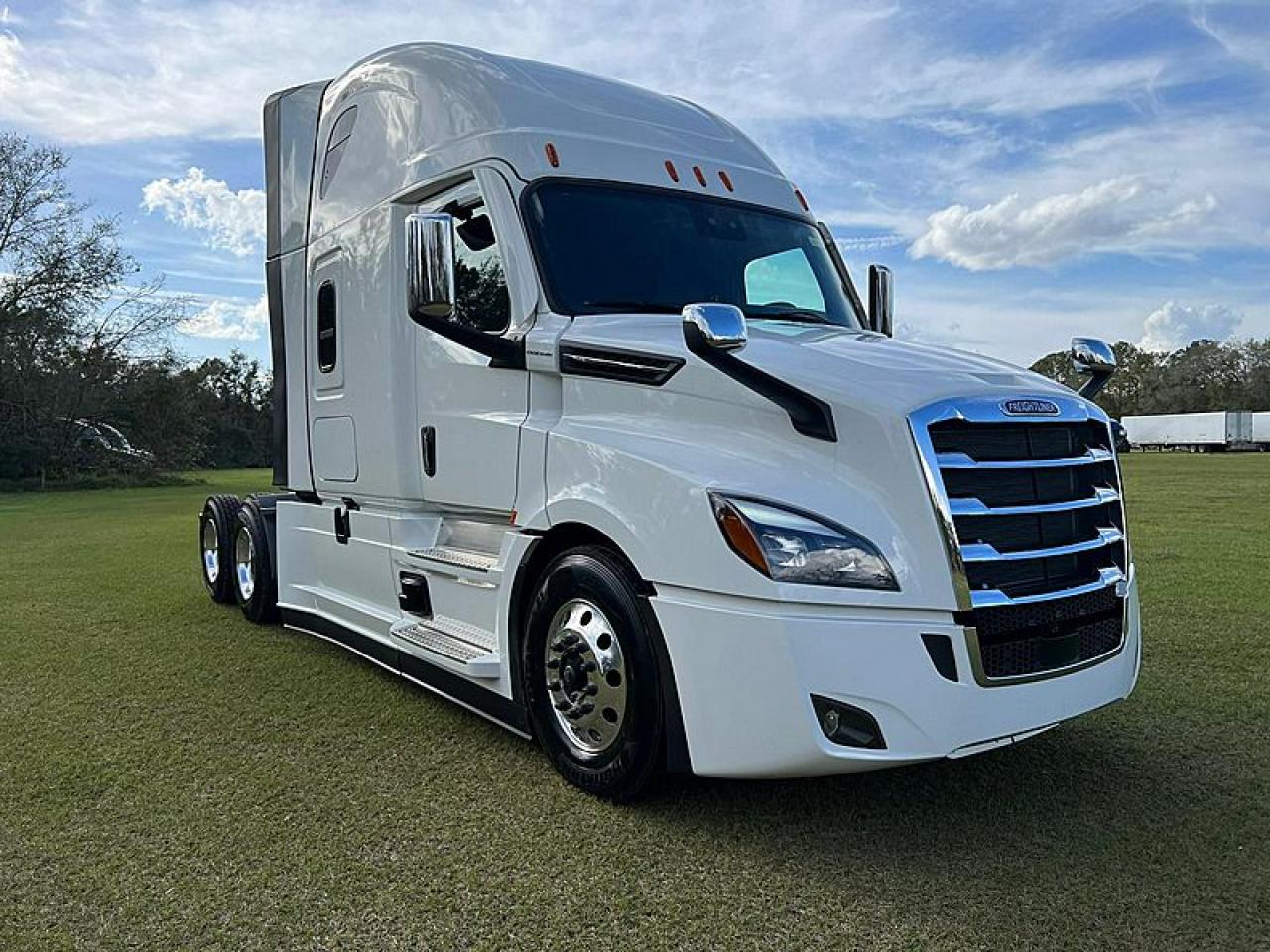 Used 2024 Freightliner CASCADIA  for sale in Vancouver, BC