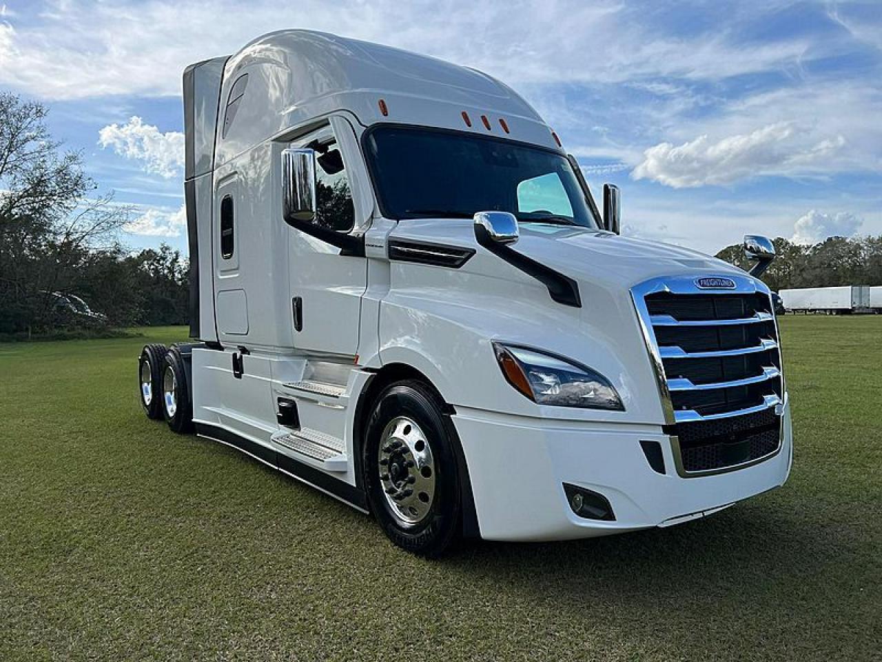 Used 2024 Freightliner CASCADIA  for sale in Vancouver, BC