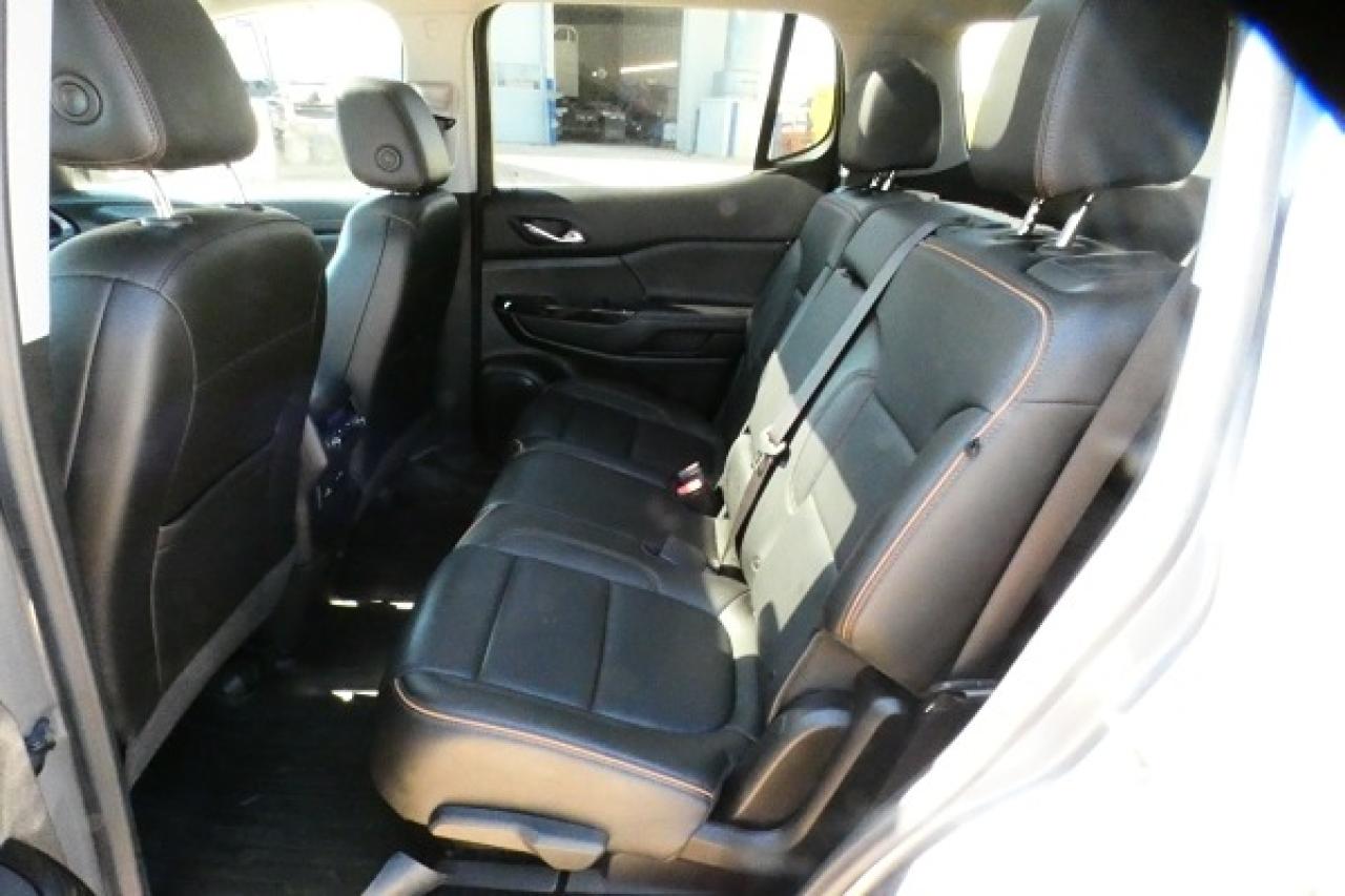 2021 GMC Acadia AT4 AWD w/Htd Leather, x2 S/R, NAV, BUC - Photo #10