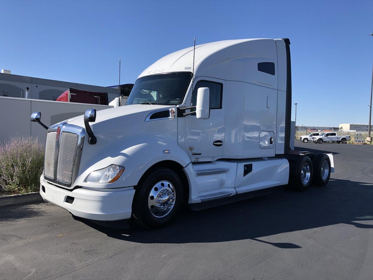 Used 2020 Kenworth T680 Highway Tractor  for sale in Vancouver, BC