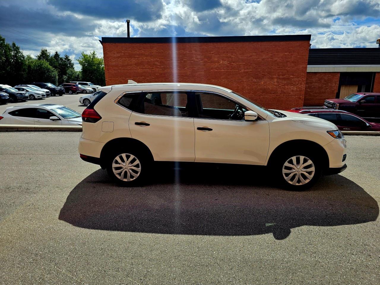 2017 Nissan Rogue AWD 4dr S - Photo #4