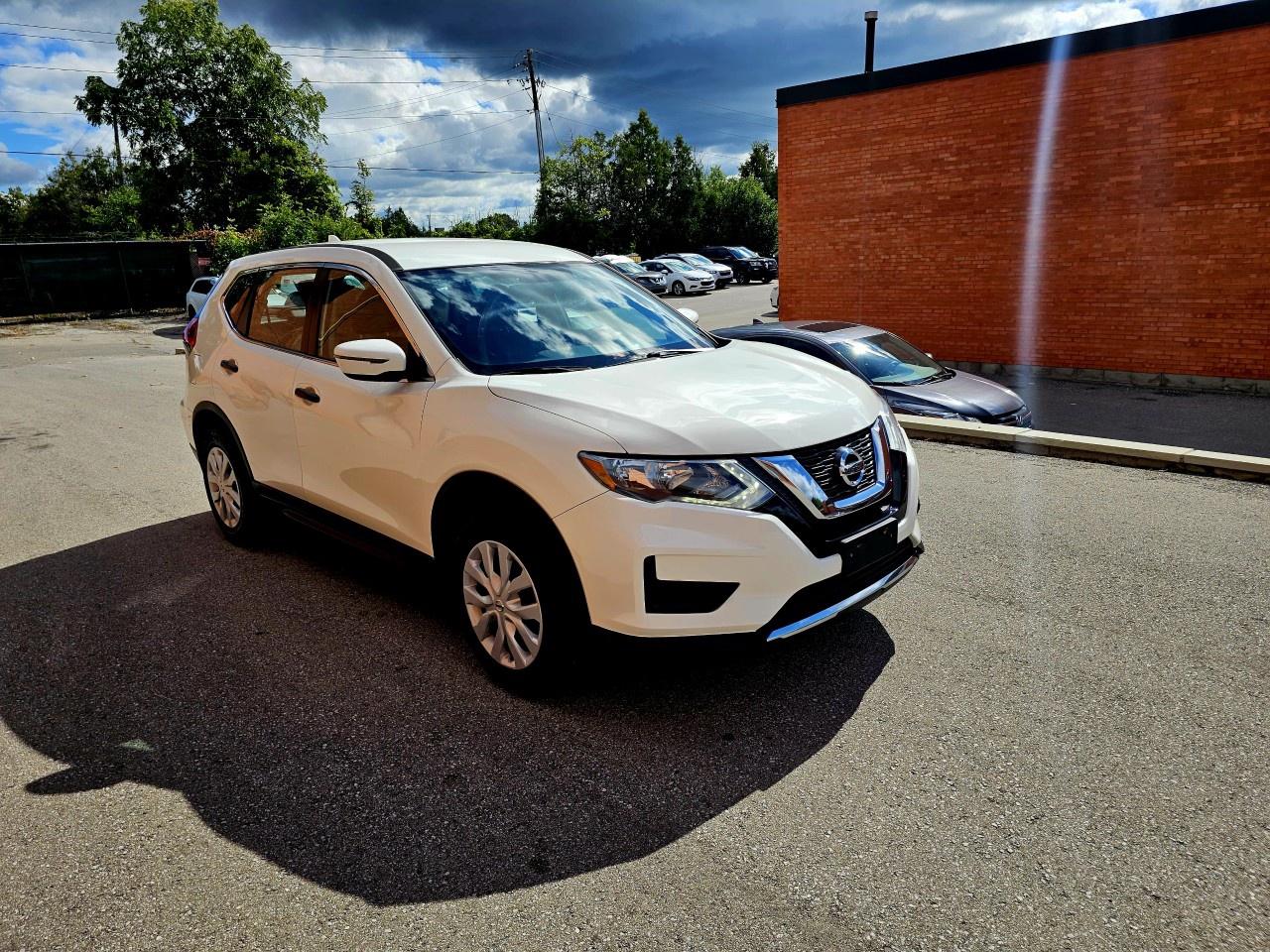 2017 Nissan Rogue AWD 4dr S Photo2