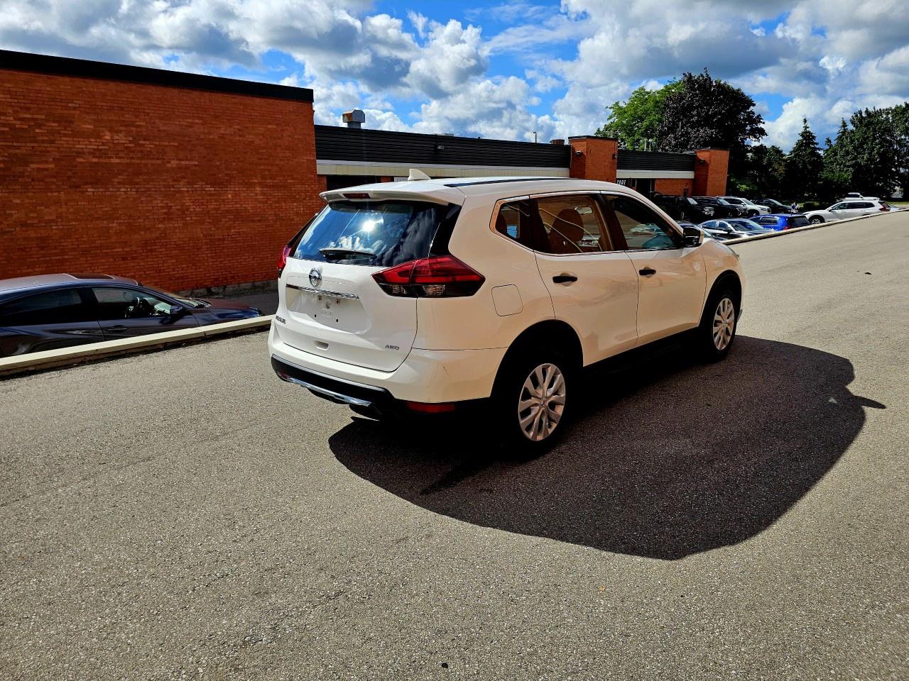 2017 Nissan Rogue AWD 4dr S Photo4