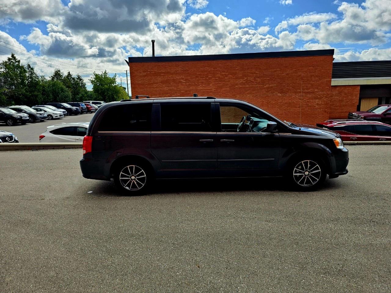 2016 Dodge Grand Caravan 4DR WGN SXT PREMIUM PLUS - Photo #4