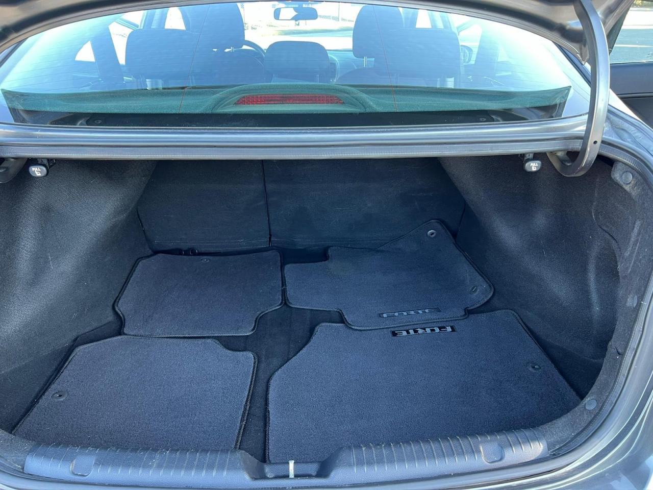 2014 Kia Forte LX - Photo #17