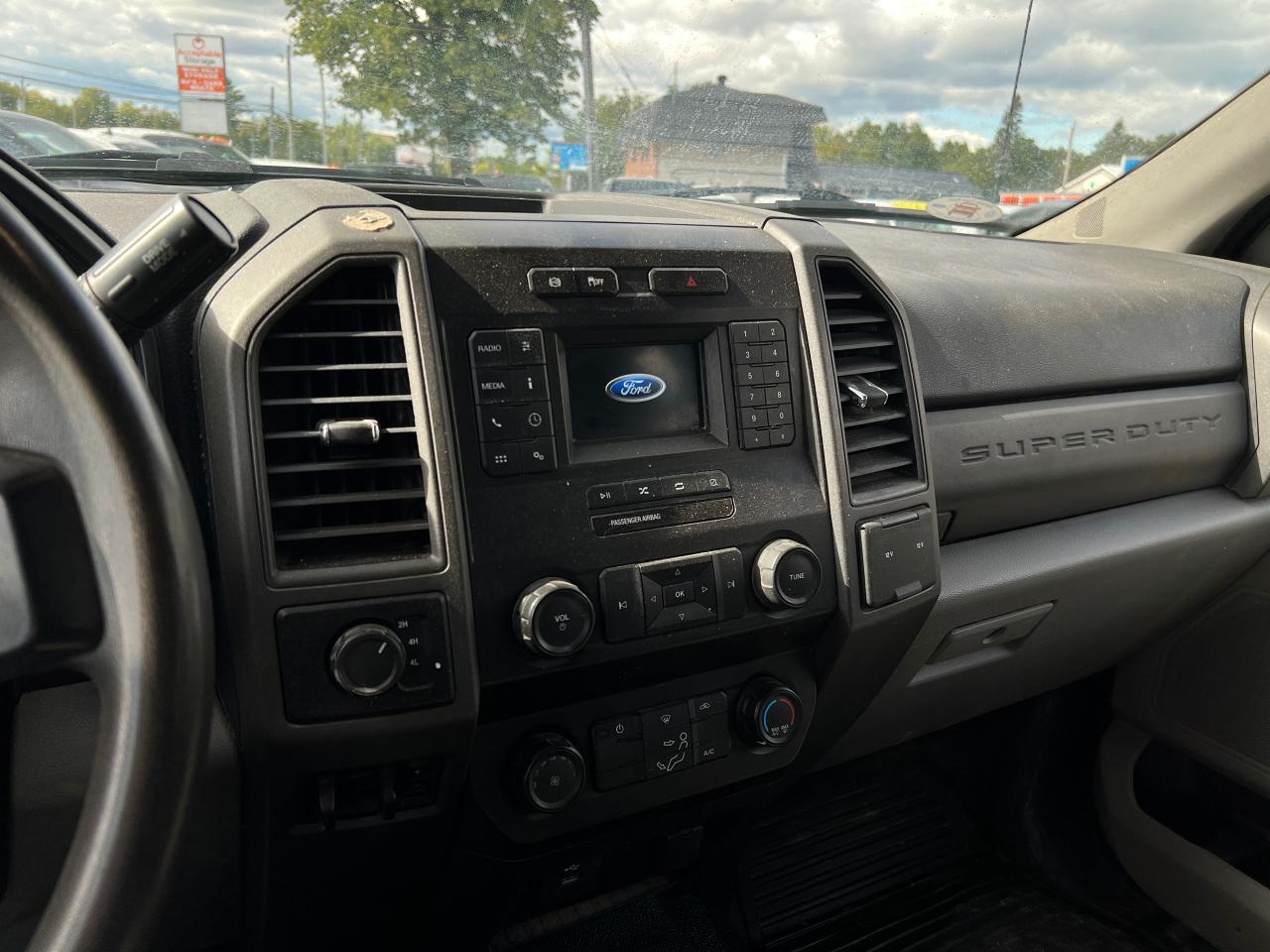 2020 Ford SUPER DUTY F-550 DRW XL - Photo #7