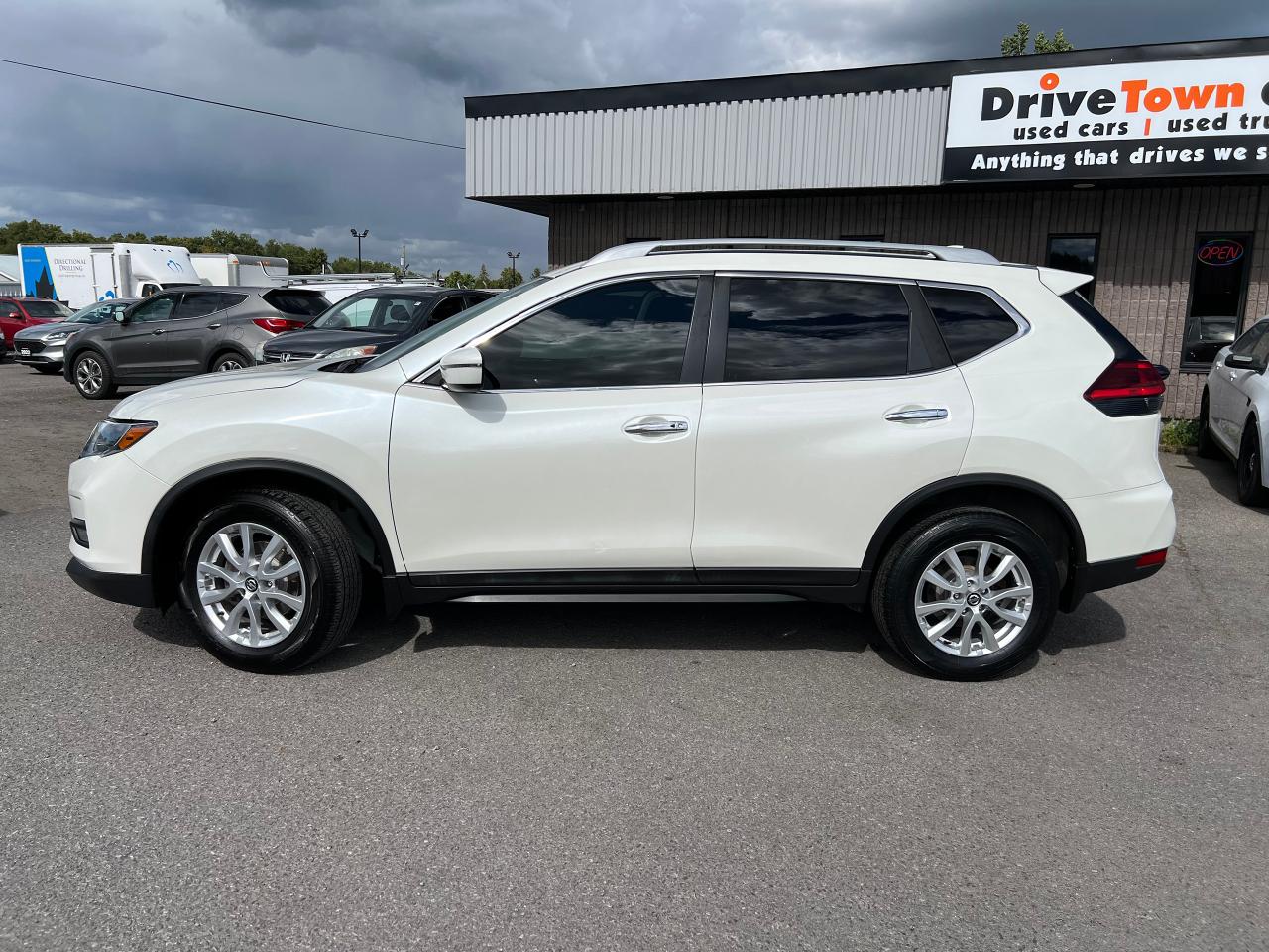 Used 2017 Nissan Rogue AWD 4dr SV for sale in Ottawa, ON