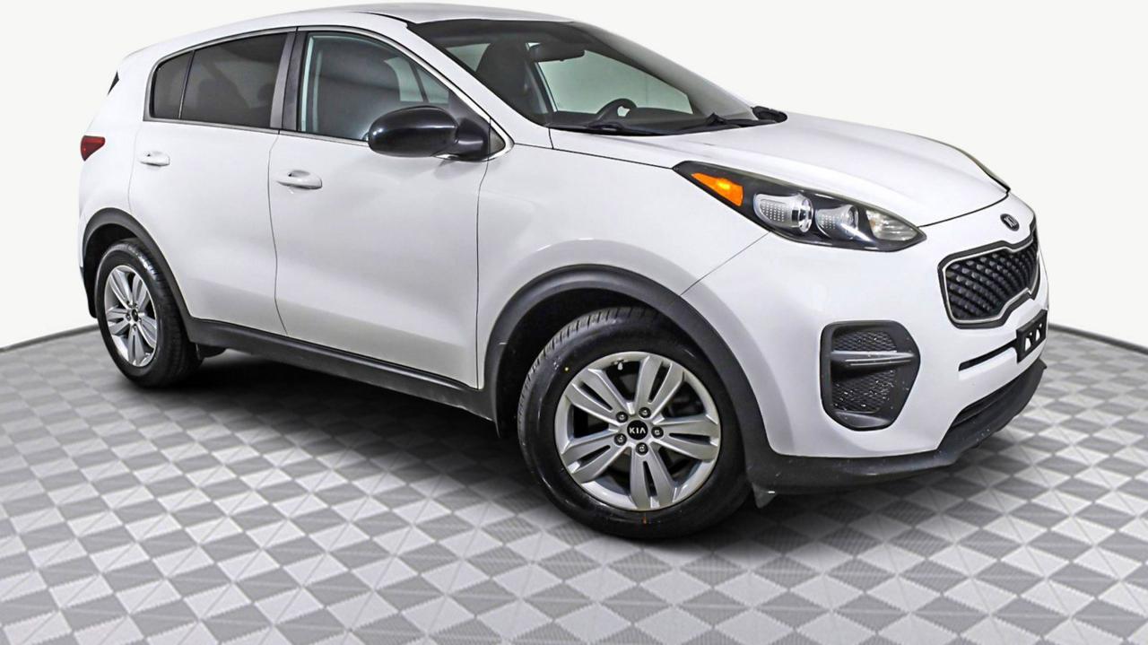 2017 Kia Sportage LX/ LOW KMS / NO ACCIDENT / REAR CAM/ HEATED SEATS - Photo #1