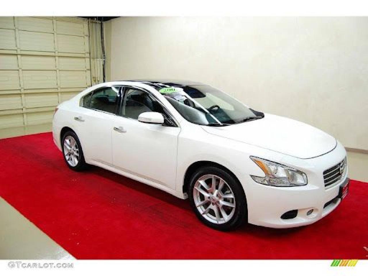 Used 2009 Nissan Maxima 3.5 SV/ LOW KM/ LOADED / LEATHER / ROOF / MINT for sale in Scarborough, ON