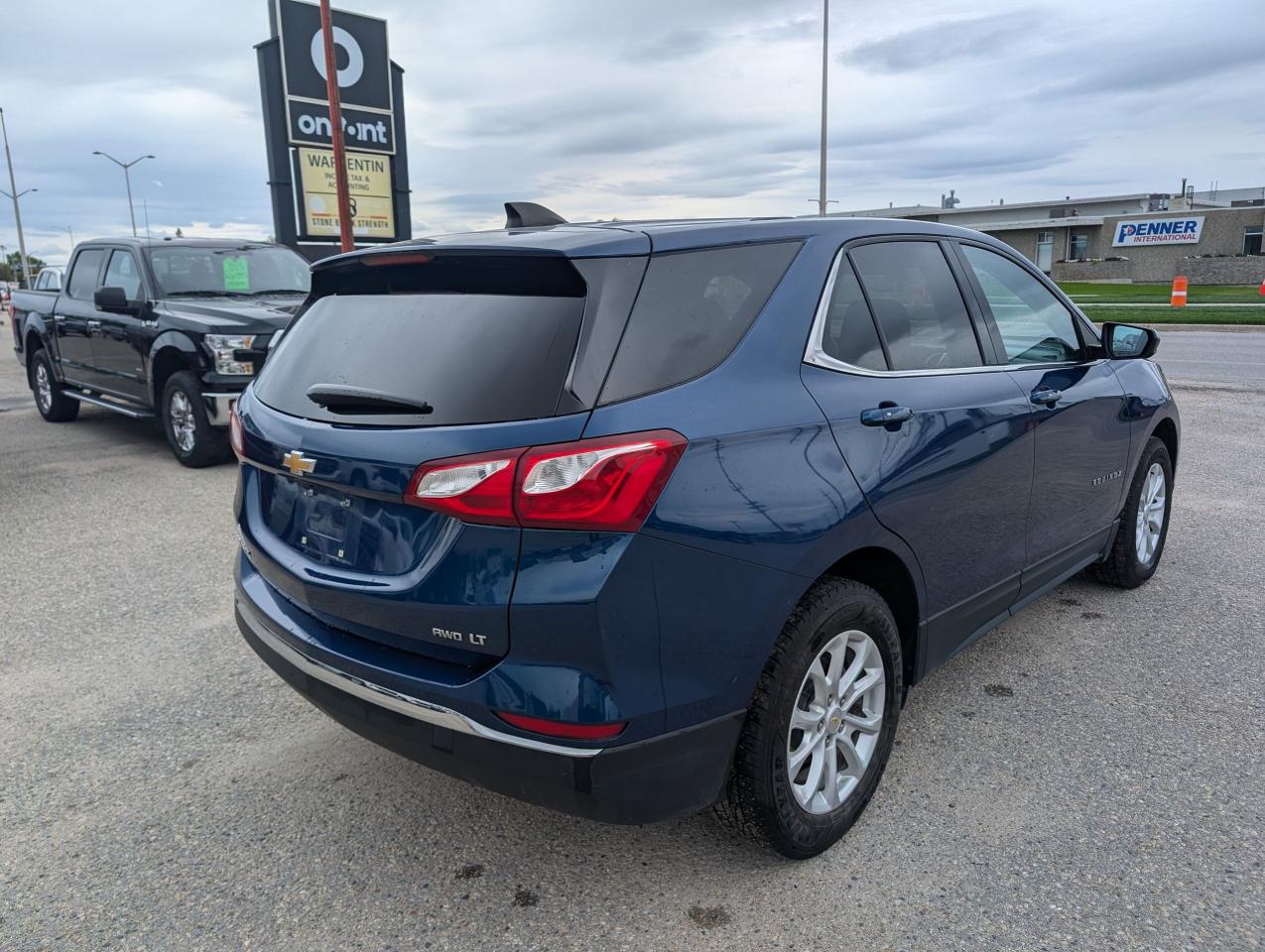 2019 Chevrolet Equinox LT | No Accidents | Apple CarPlay | Heated Seats - Photo #4