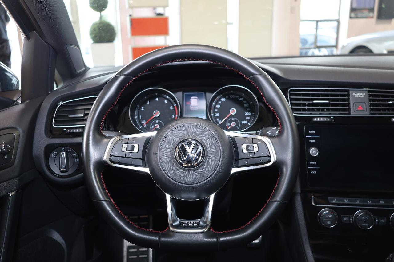 2018 Volkswagen Golf GTI M/T - LOW KM|ONE OWNER|CAMERA|HEATED SEATS - Photo #12