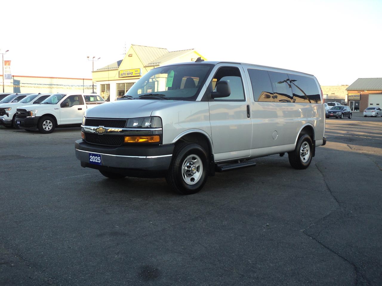 Used 2025 Chevrolet Express 2500 LT RWD 6.6L8cylGas 12 Passenger  135