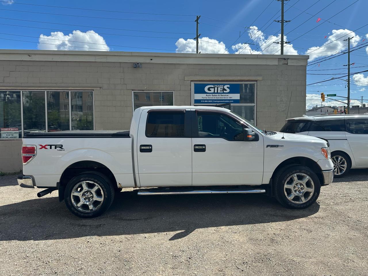 2013 Ford F-150 4WD SUPERCREW 157" XLT - Photo #2