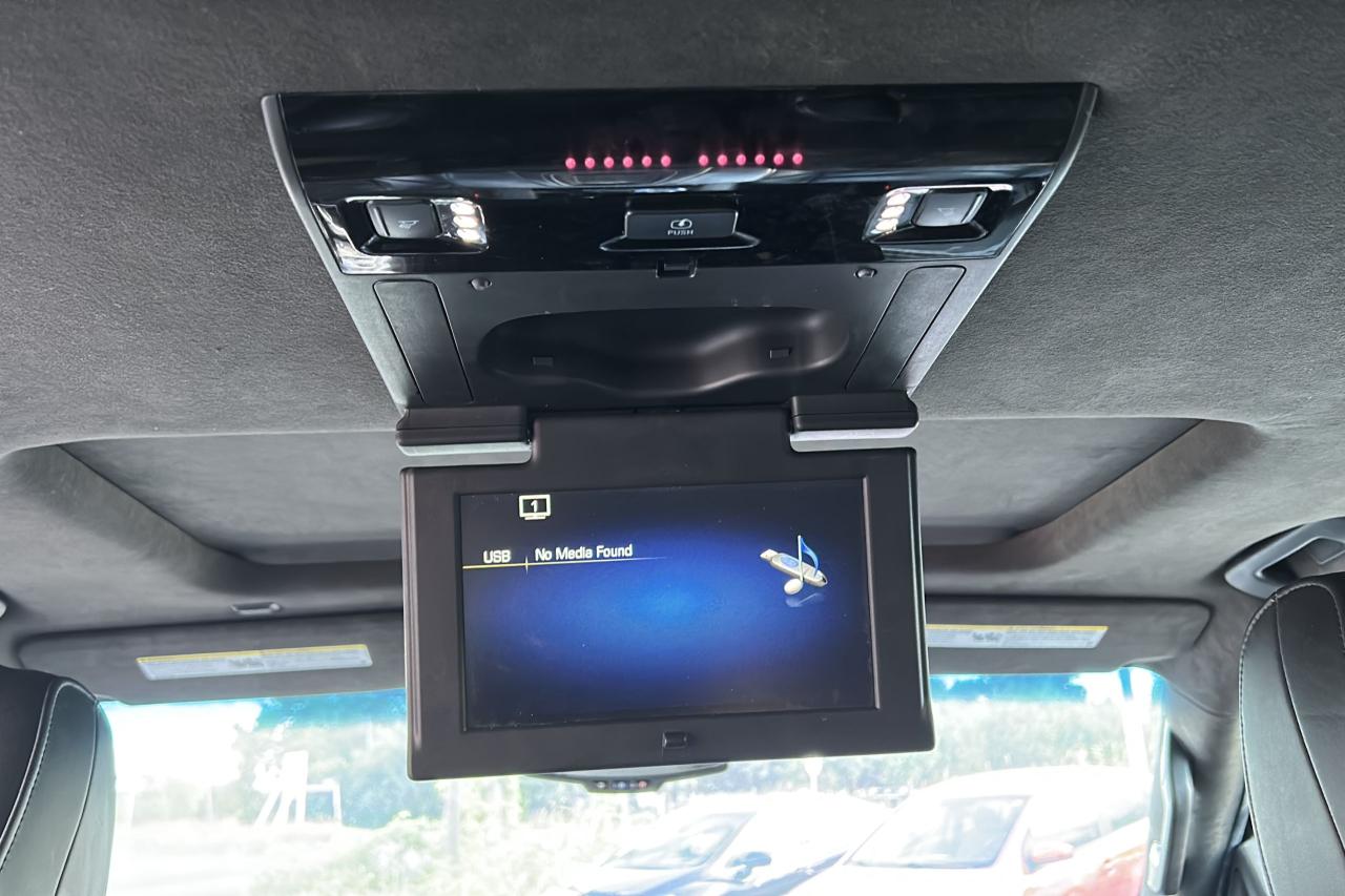 2015 Cadillac Escalade Platinum - Photo #11